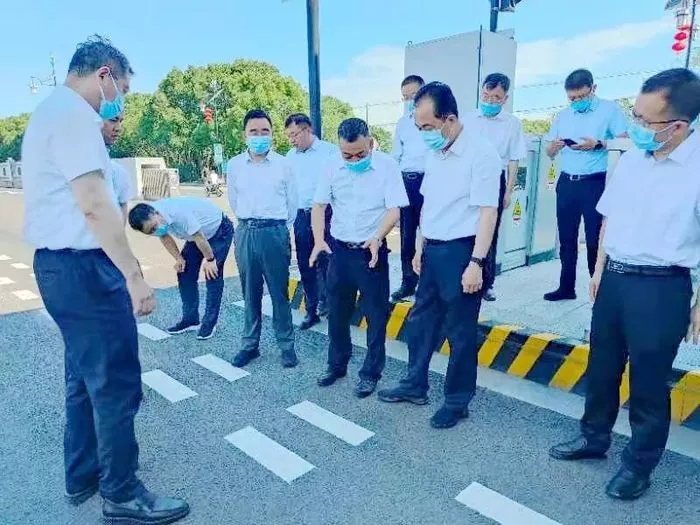 文章附图